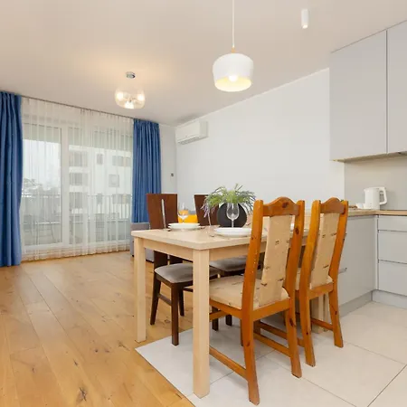 2 Bedroom Apartment Beautiful Green Surroundings Miedzyborska Street By Noclegi Renters Варшава Екстер'єр фото