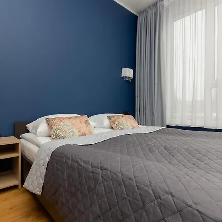 2 Bedroom Apartment Beautiful Green Surroundings Miedzyborska Street By Noclegi Renters Варшава Екстер'єр фото