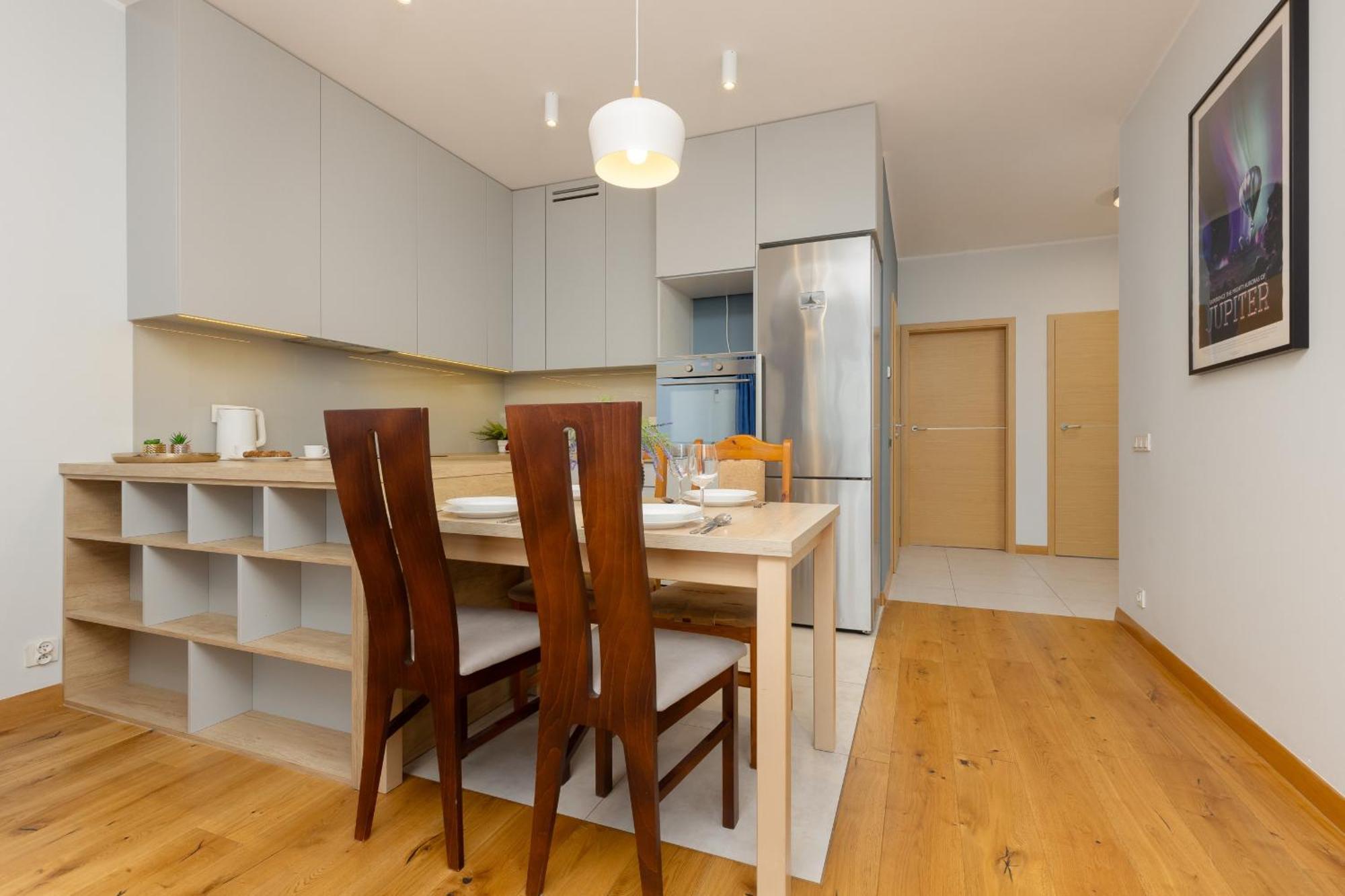 2 Bedroom Beautiful Surroundings Miedzyborska Street By Renters Варшава